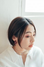 センターパートボブ